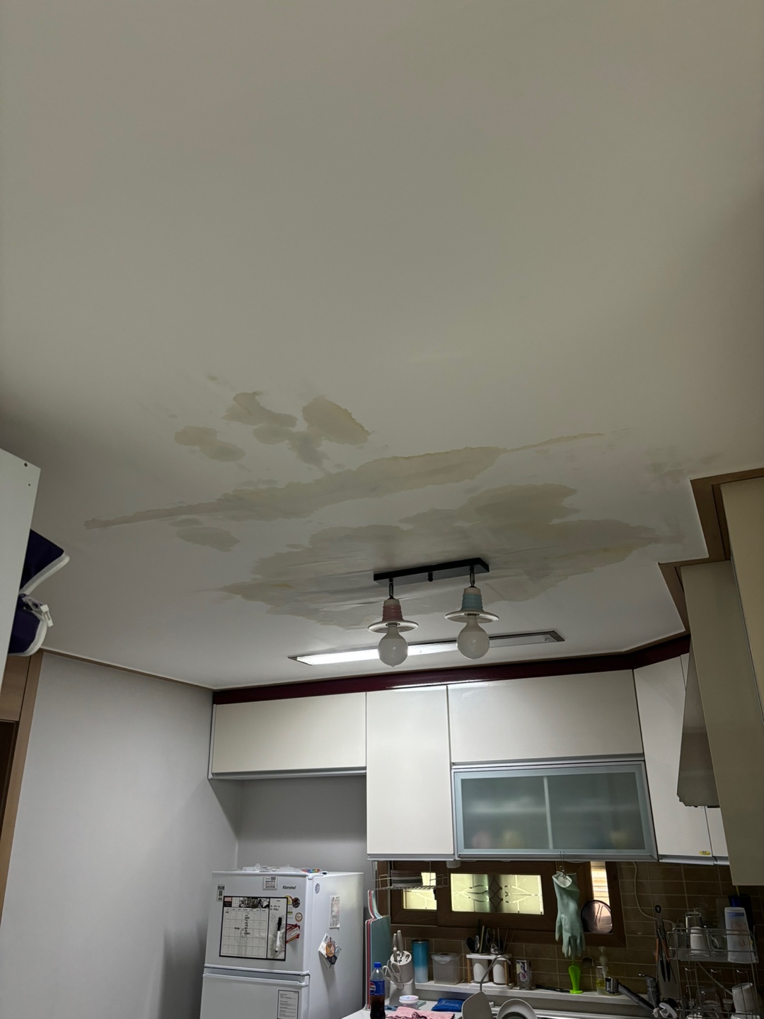 당하동 빌라 주차장 천장에서 물 떨어짐 누수